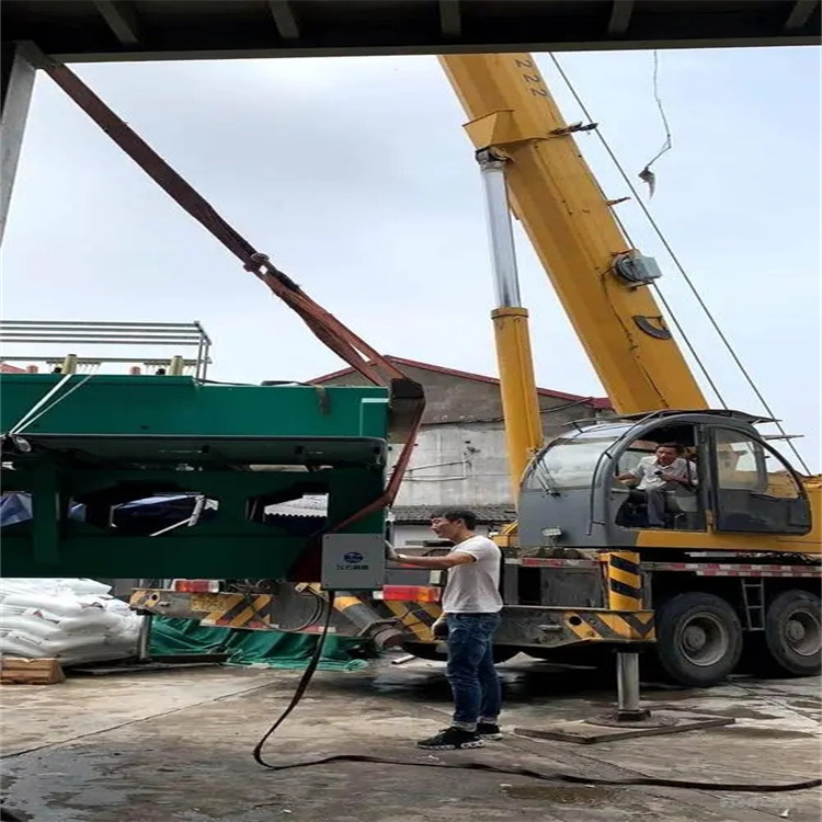 马村吊车怎么吊30米钢筋笼